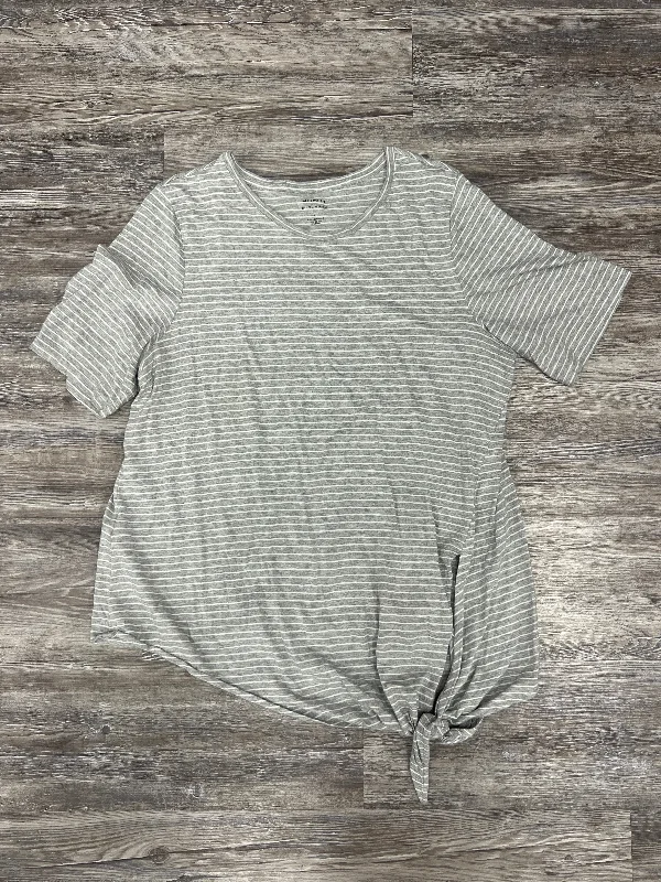 Top Short Sleeve By Banana Republic Size: XL Cool Men's Distressed