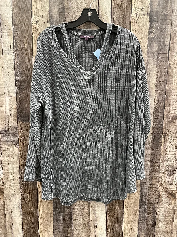 Top Long Sleeve By Olivia Sky In Grey, Size: L Tough Men's Military